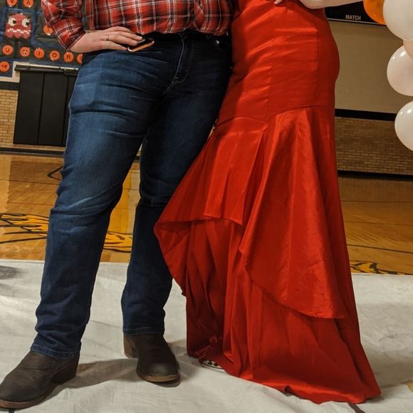 Red mermaid style dress - Picture 6 of 7